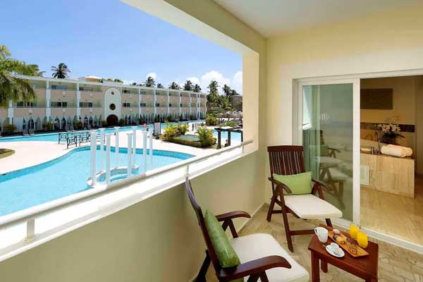 Poolside Romance Suites at TRS Turquesa Hotel 